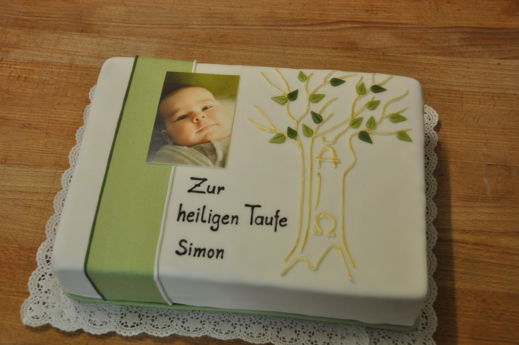 Torte zur Taufe